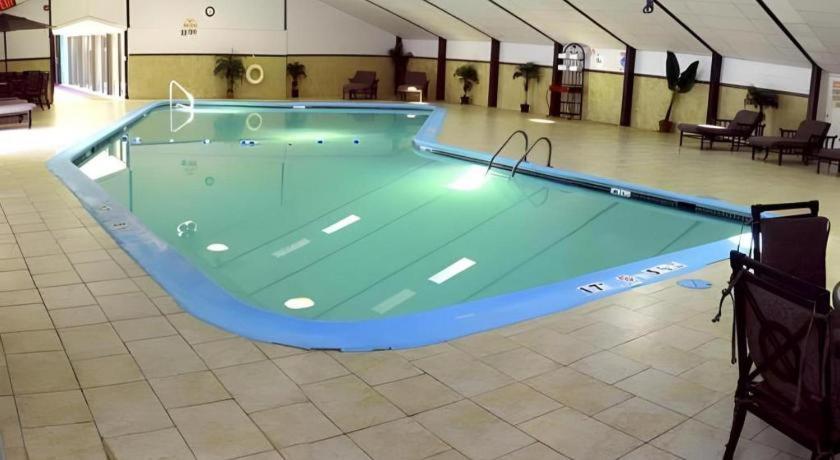 Garden Plaza Hotel Saddle Brook Exterior foto