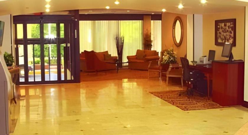 Garden Plaza Hotel Saddle Brook Exterior foto