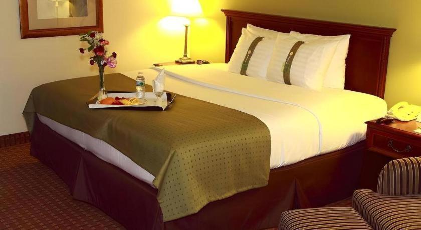 Garden Plaza Hotel Saddle Brook Exterior foto
